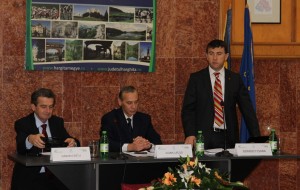 Szakértők tartottak előadást a decentralizációról Csíkszeredában