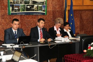 A tanügyben dolgozók helyzetére keresik a megoldást