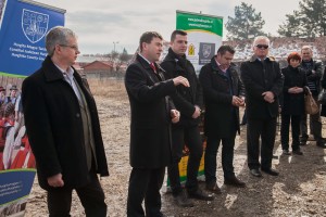 Hét családi típusú ház és egy rekuperációs központ épül Csíkszeredában