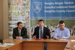 Munkamegbeszélést tartottak a Hargita-hegység turisztikai fejlesztési stratégiájának erdészeti, környezetvédelmi, kataszteri kérdéseiről