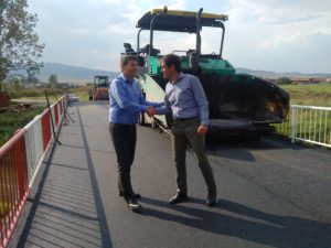 Aszfaltréteg került a szentimrei Olt-hídra