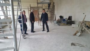 Keresztúron újítják a református gyülekezeti házat