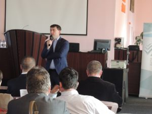 Tervektől erdeményekig – Gazdasági konferenciát tartottak Gyergyószentmiklóson