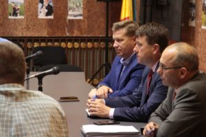A bérezési törvény alkalmazásáról egyeztettek a munkaügyi miniszterrel