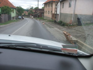 Késik a járda építése Zetelakán