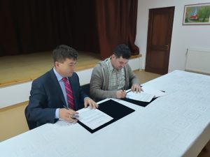 Aszfaltúton Hargita megyéből a Szent Anna-tóhoz
