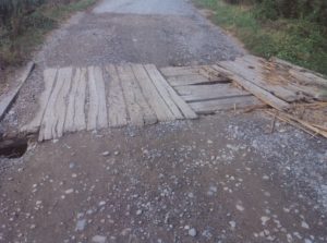 Az összefogás jó példája: a helyiek kalákában javítják a Vágotti átereszt
