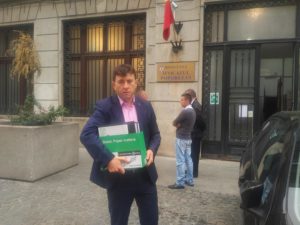 Borboly Csaba leadta a Hargita megyéből összegyűjtött aláírásokat tartalmazó petíciót a Nép Ügyvédje hivatalához