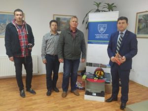 Védőruhák, képzés és kiadvány a megyei tanács támogatásával