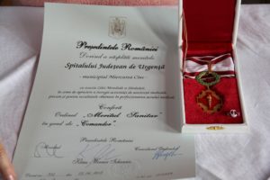 A munkaközösséget ösztönzi és a lakosság bizalmát építi a csíkszeredai kórház kitüntetése