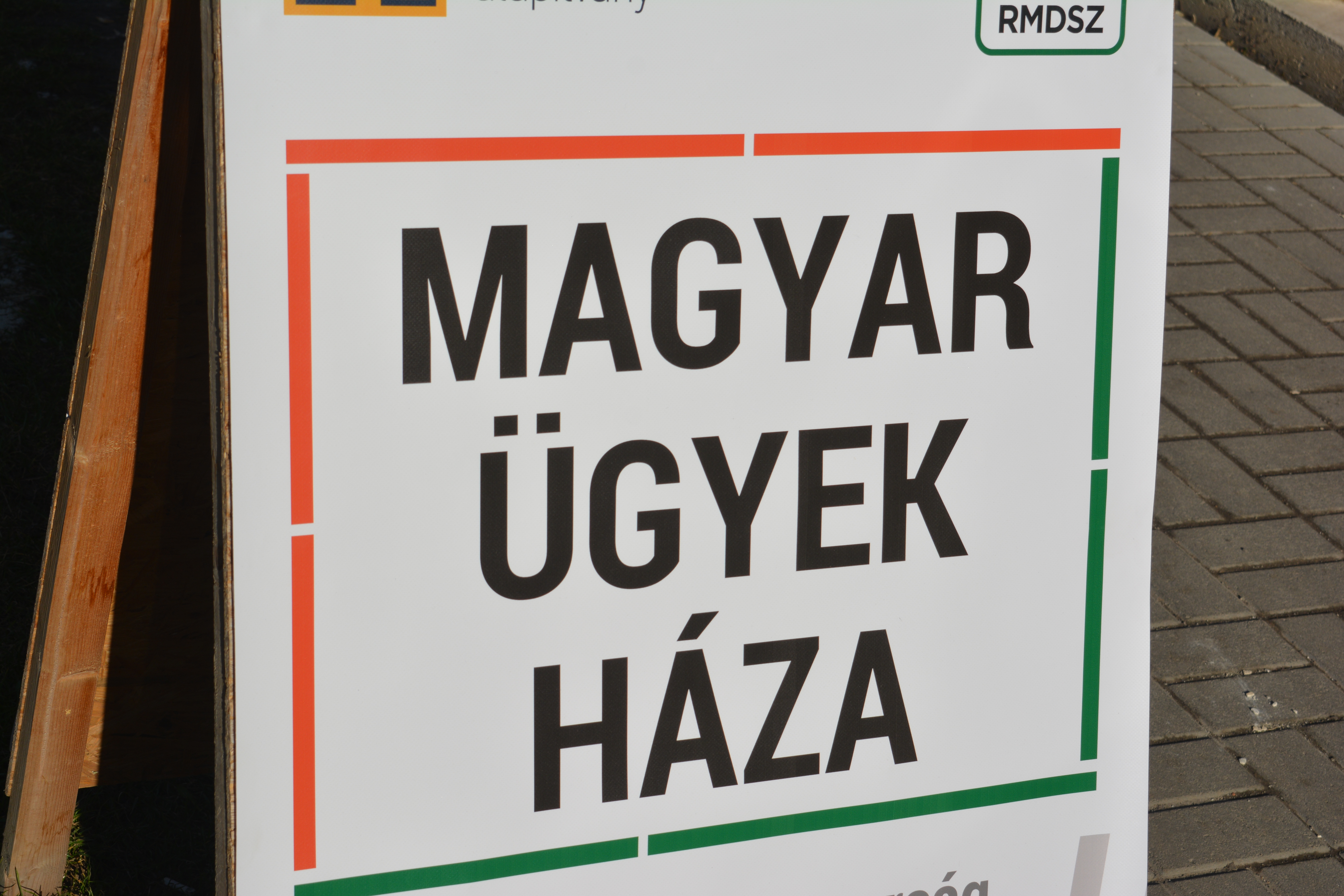 Vigyék a Magyar Ügyek Házába vagy az RMDSZ irodába a levélszavazatokat