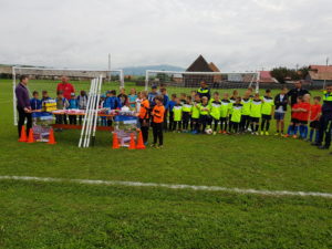 Sportfelszerelésekkel gazdagodtak a labdarúgók