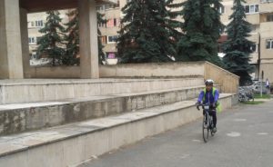 Kétkeréken egy játszóparkért