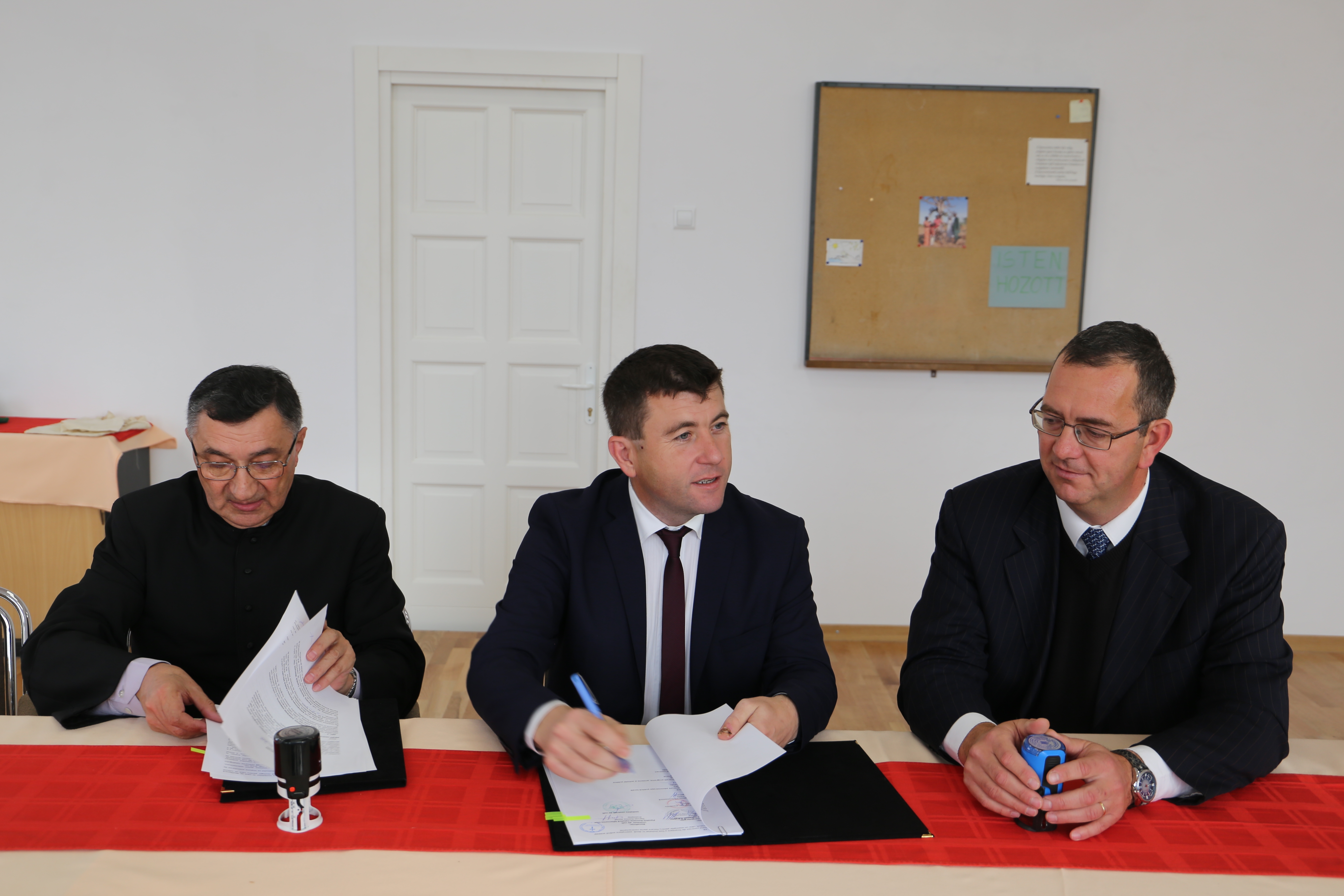 Jelentős támogatás a Szent Kereszt plébániának