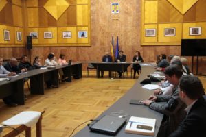 Fiatalok foglalkoztatásával az elvándorlás visszaszorítására