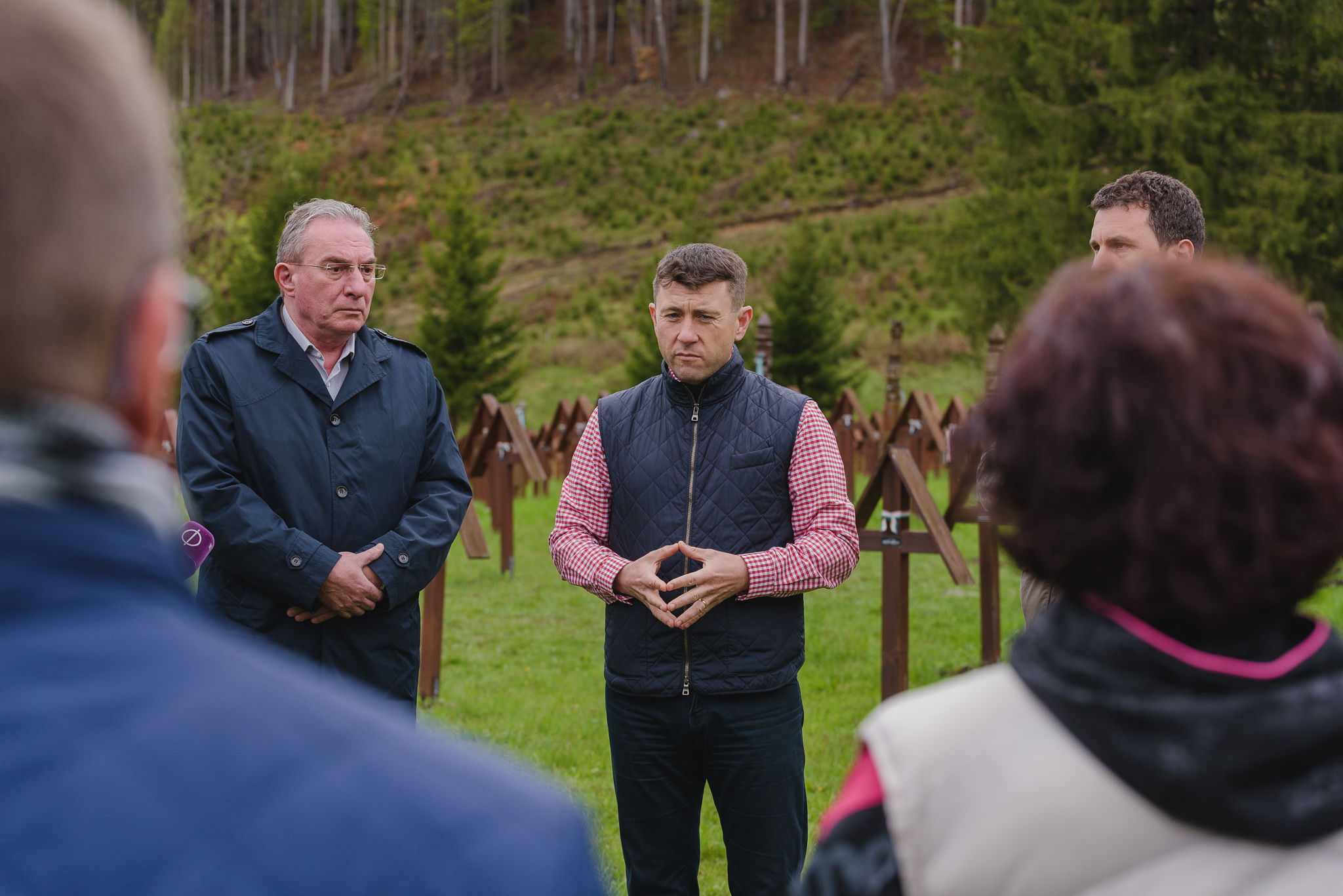 Három szinten kell lépni az úzvölgyi temető meggyalázása ellen