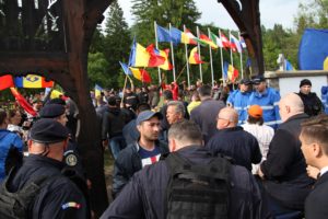 A belügyminiszternek távoznia kell a kormánnyal együtt