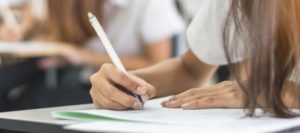 Diszkriminálja a magyar diákokat a vizsganaptár