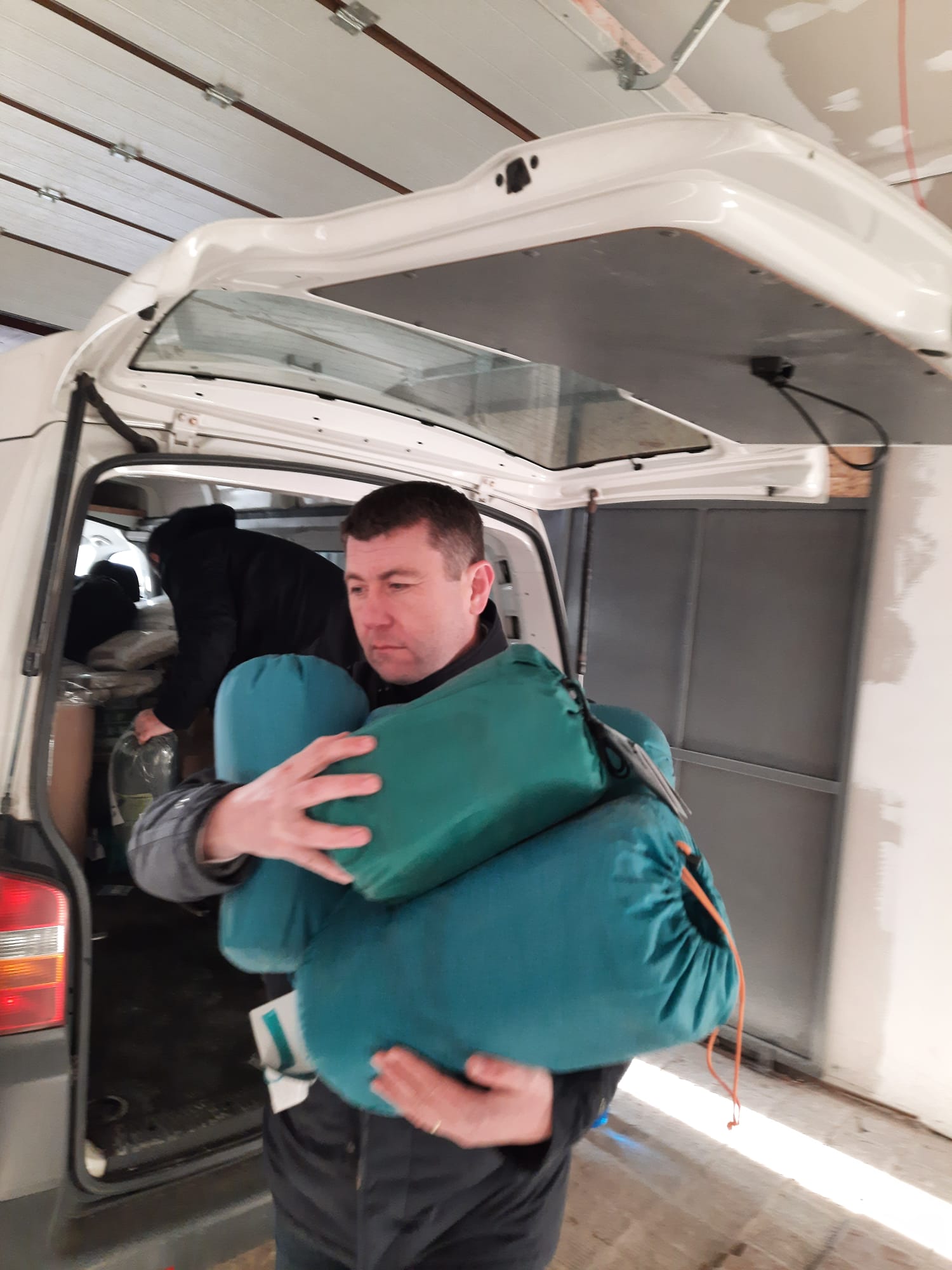 Hargita Megye Tanácsának kollégái átvitték az adományt az ukrán határon