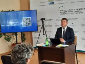 Hitelből folytatni a beruházásokat vagy leállítani minden fejlesztést?
