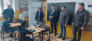 Digitális eszközökkel szerelik fel a Hargita megyei speciális iskolákat