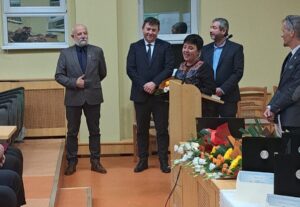 Kiváló Hargita megyei pedagógusokat díjaztak Csíkszeredában