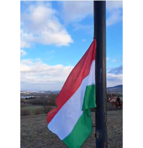A Kerecsen Lovasíjász Egyesület tagjai igazán méltó módon ünnepeltek és hajtottak fejet a hősök előtt