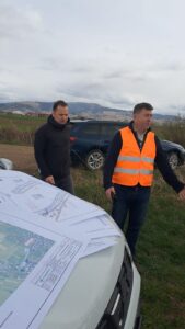 Elkezdi a kivitelező a munkát Gyergyószentmiklós szárhegyi bejáratától az Állomás utcáig vezető elkerülő út kivitelezésén.