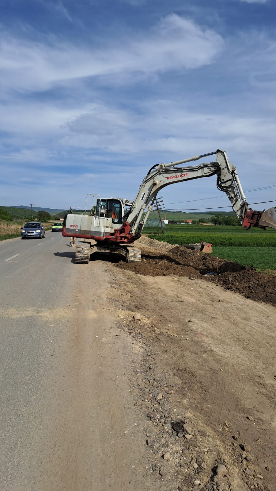 Teljes erővel haladnak tovább a munkálatok a Székelyudvarhely és Székelykeresztúr közötti megyei úton az ünnepek után