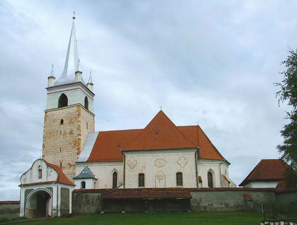 A műemlék érték! A csíkrákosi A-kategóriás műemléktemplomot átfogó és időtálló felújítása zajlik
