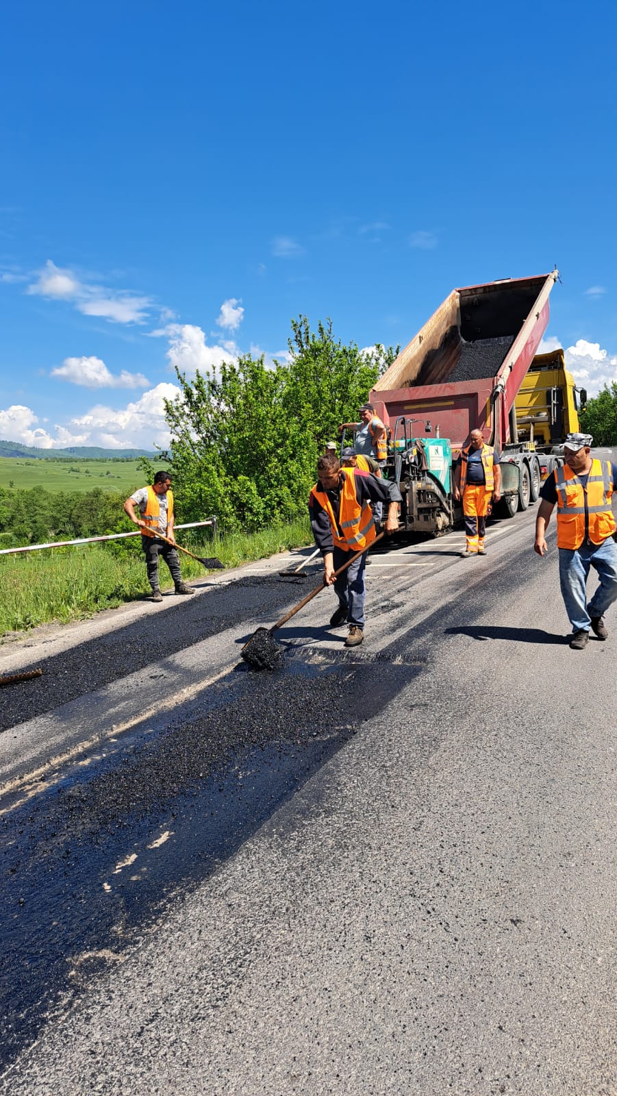 A jó idő kedvez a kátyúzási munkálatoknak!