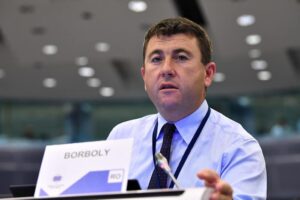 A Régiók Bizottsága kezdeményezésére csökken a farkas védettségi státusza, továbbra is dolgoznak a medvekérdés ügyében