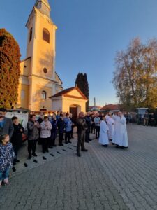 Hitvilágunk és vidékünk egyik jellegzetessége, hogy Isten áldását kívánjuk és kérjük!