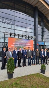 Itthon közösen dolgozunk a jövőért!