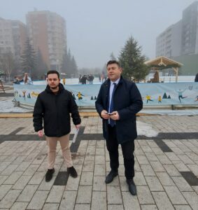 Nagy karácsonyi termékvásár Csíkszeredában: Korcsolyázzon és vásároljon helyi termelőktől!