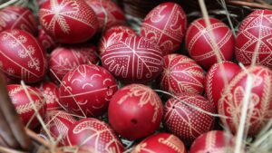 Hagyományaink nyomában – Közös tojásfestő délután
